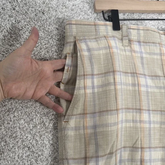 Tommy Bahama Silk Linen Shorts Mens 38 Tan Beige Plaid 10" Inseam - Picture 3 of 15